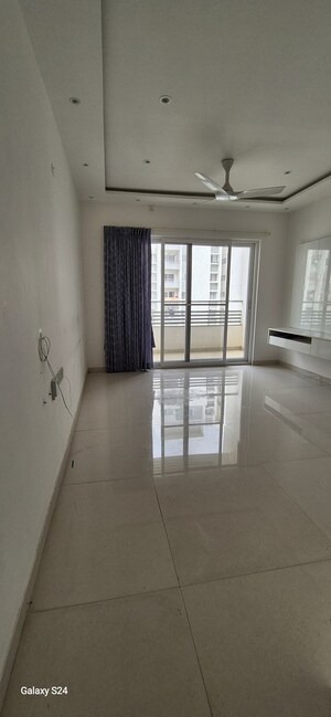 Room in 3 BHK Apartment at Rohan Akriti, Kanakapura Road – for Rent