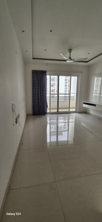 Room in 3 BHK Apartment at Rohan Akriti, Kanakapura Road – for Rent