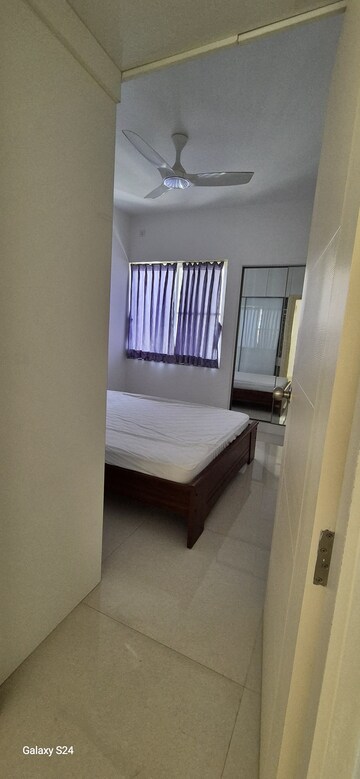 Room in 3 BHK Apartment at Rohan Akriti, Kanakapura Road – for Rent