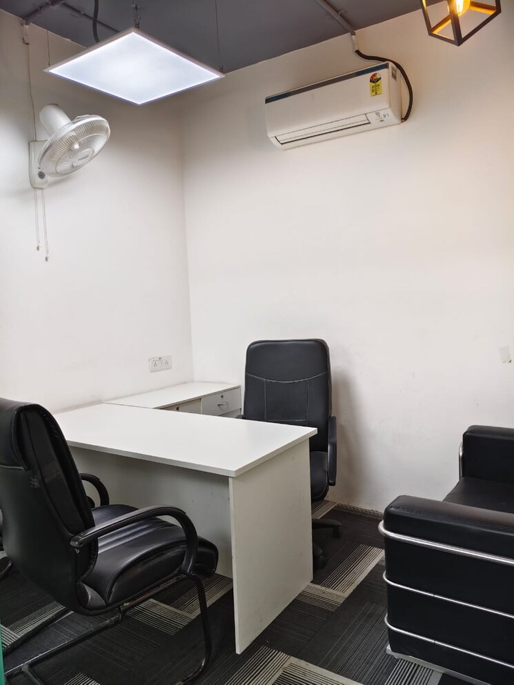 Team Area, sector 63 Commercial Office Space 1500 Sq.Ft. In Sector 63 Noida 9359768