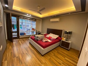 Bedroom in 4 BHK Builder Floor at Auram Floor, South City 2 – for Rent