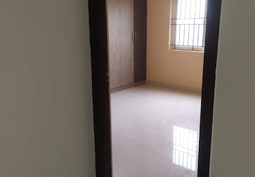 Room in 2 BHK Apartment at Thanisandra – for Rent