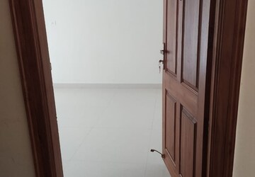 Room in 2 BHK Apartment at Thanisandra – for Rent