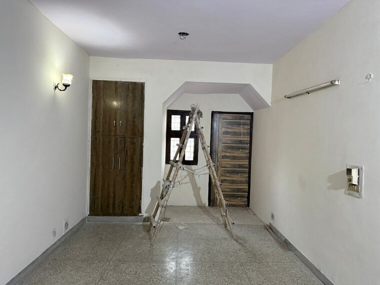 Room, paschim vihar 3 Bedroom 1200 Sq.Ft. Apartment In Paschim Vihar Delhi 9360051