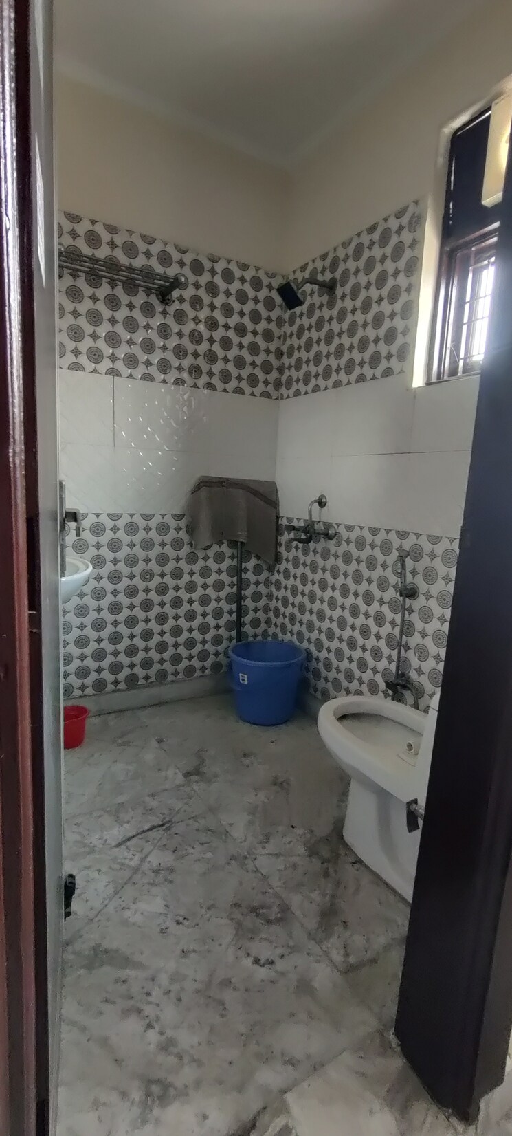 Bathroom, vasundhara sector 1 3 Bedroom 1300 Sq.Ft. Builder Floor In Vasundhara Sector 1 Ghaziabad 9360052