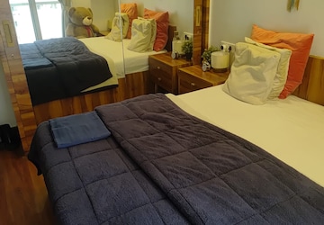 Bedroom in 5 BHK Apartment at Dosti Imperia Phase I, Ghodbunder Road – for Sale