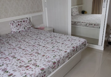Bedroom in 5 BHK Apartment at Dosti Imperia Phase I, Ghodbunder Road – for Sale