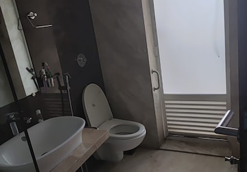 Bathroom in 5 BHK Apartment at Dosti Imperia Phase I, Ghodbunder Road – for Sale