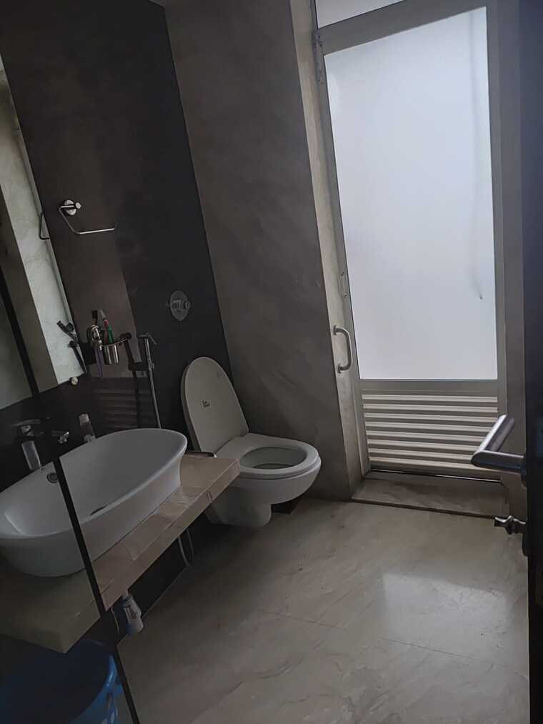Bathroom, dosti-imperia-phase-i 5 Bedroom 2500 Sq.Ft. Apartment In Ghodbunder Road Thane 9360081