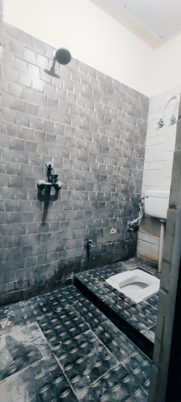 Bathroom, vasundhara sector 1 2 Bedroom 1150 Sq.Ft. Builder Floor In Vasundhara Sector 1 Ghaziabad 9360076