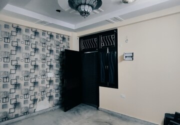 Room in 2 BHK Builder Floor at Vasundhara Sector 1 – for Rent