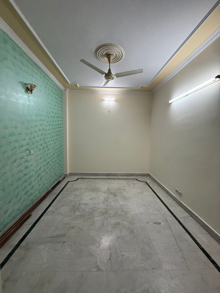 Room, paschim vihar 3 Bedroom 1600 Sq.Ft. Builder Floor In Paschim Vihar Delhi 9360100