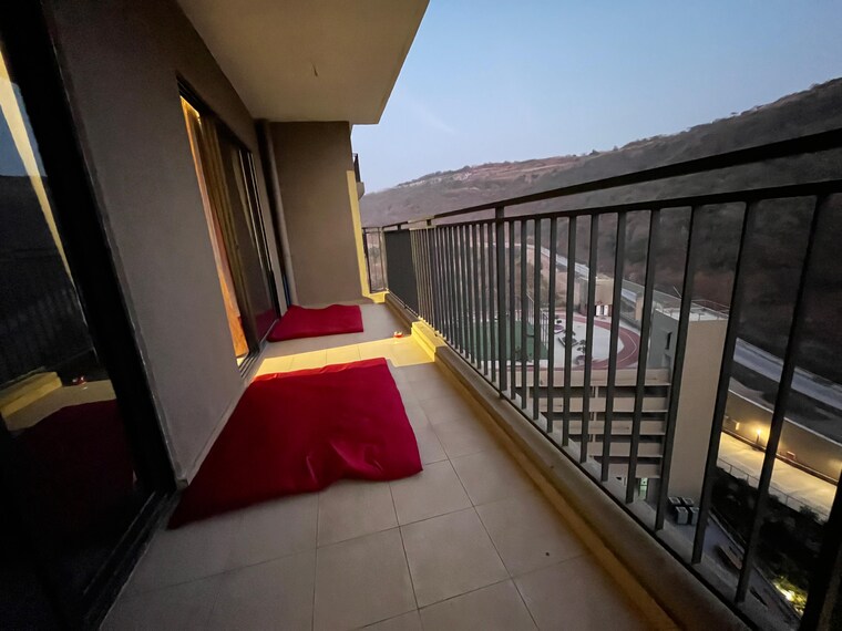 Balcony, shapoorji-pallonji-vanaha-golfland 2.5 Bedroom 950 Sq.Ft. Apartment In Bavdhan Pune 9360110