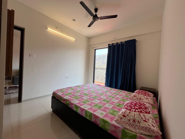 Bedroom, shapoorji-pallonji-vanaha-golfland 2.5 Bedroom 950 Sq.Ft. Apartment In Bavdhan Pune 9360110