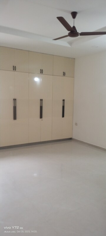 Room in 3 BHK Apartment at Pavani Laxmi Nivas, Madhapur – for Rent