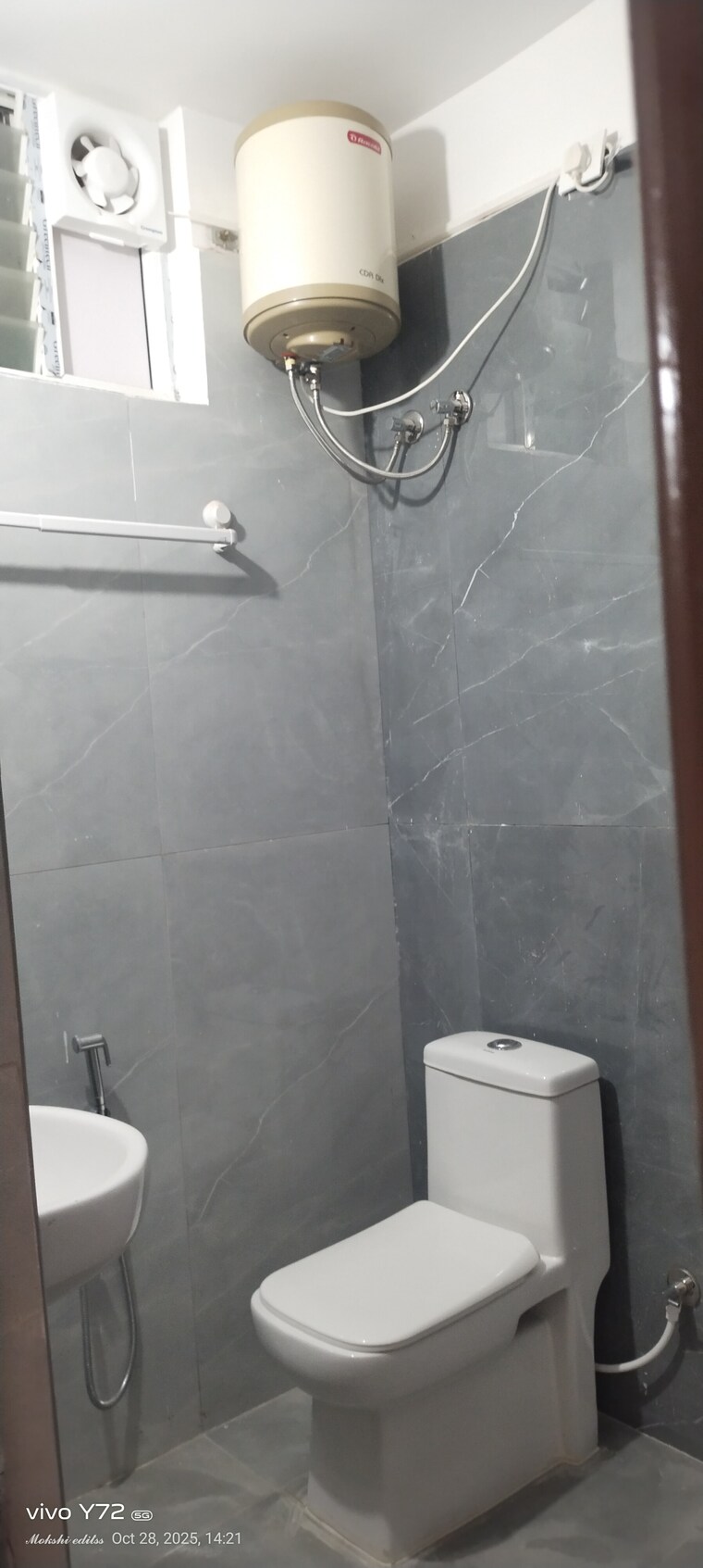 Bathroom, pavani-laxmi-nivas 3 Bedroom 1901 Sq.Ft. Apartment In Madhapur Hyderabad 9360147