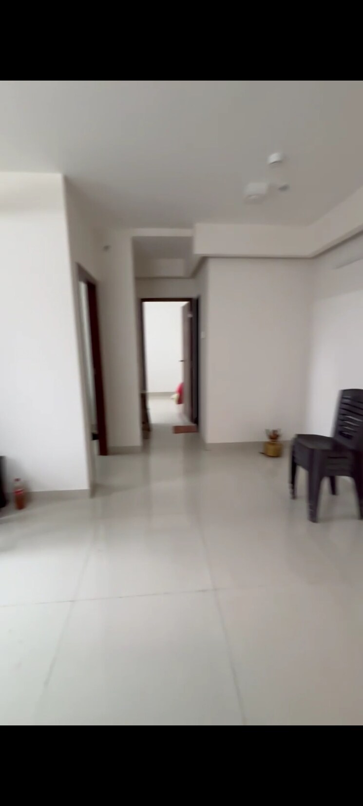 Room, bhatta-chawl 2 Bedroom 550 Sq.Ft. Apartment In Worli Mumbai 9360152