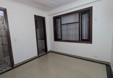 Room in 2 BHK Builder Floor at Panchsheel Vihar – for Sale
