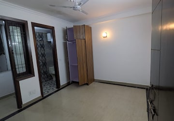 Room in 2 BHK Builder Floor at Panchsheel Vihar – for Sale