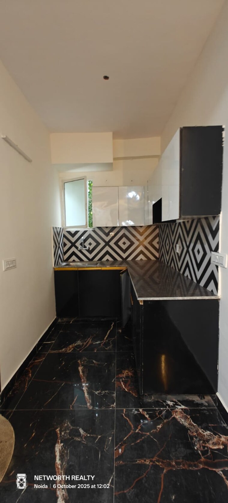 Kitchen, sector 73 1 Bedroom 650 Sq.Ft. Builder Floor In Sector 73 Noida 9360339