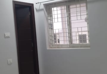 Room in 3 BHK Apartment at Pavani Laxmi Nivas, Madhapur – for Rent