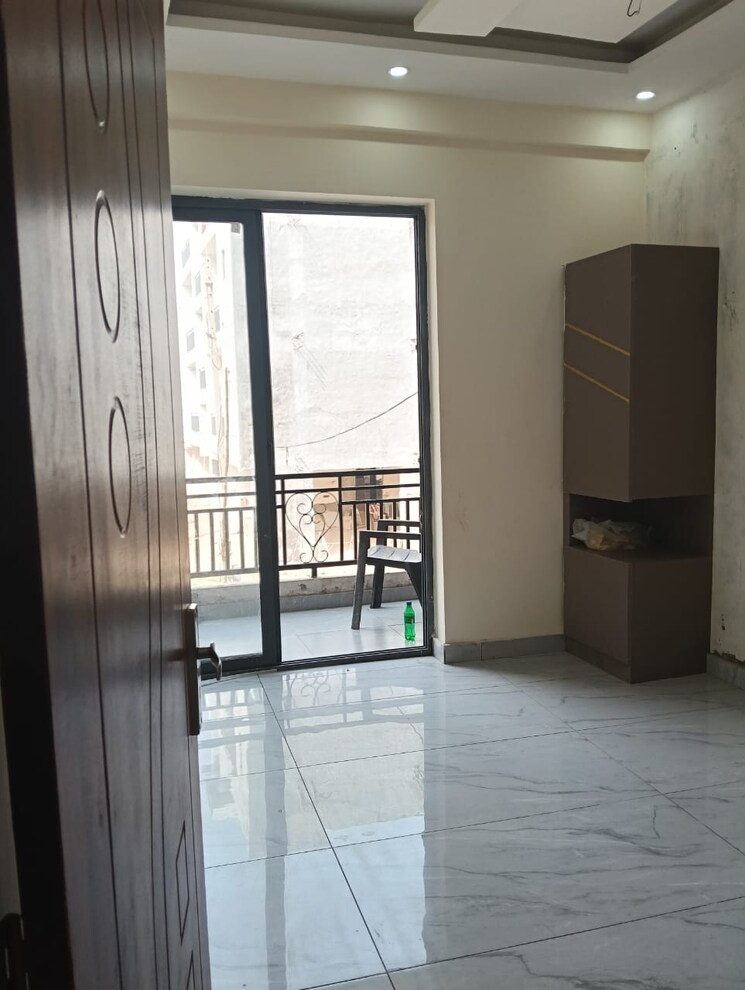 Room, ambala highway 3 Bedroom 1200 Sq.Ft. Apartment In Ambala Highway Zirakpur 9360161