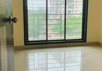 Room in 3 BHK Builder Floor at Karave – for Rent
