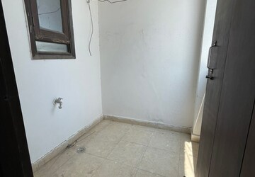 Room in 1.5 BHK Builder Floor at Neb Sarai – for Rent