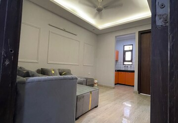 Room in 1.5 BHK Builder Floor at Neb Sarai – for Rent