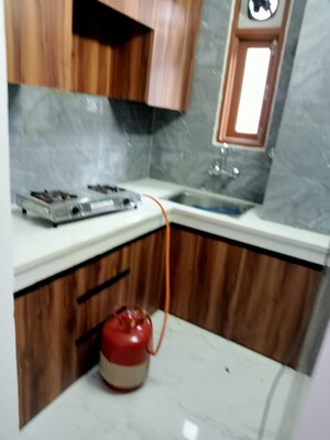 Furnished Amenities in 1 BHK Builder Floor at Paryavaran Complex – for Rent