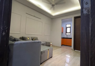 Room in 1.5 BHK Builder Floor at Neb Sarai – for Rent