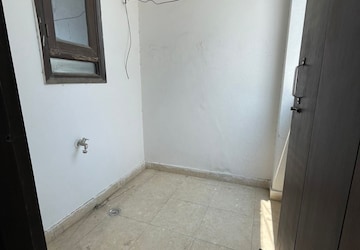Room in 1.5 BHK Builder Floor at Neb Sarai – for Rent