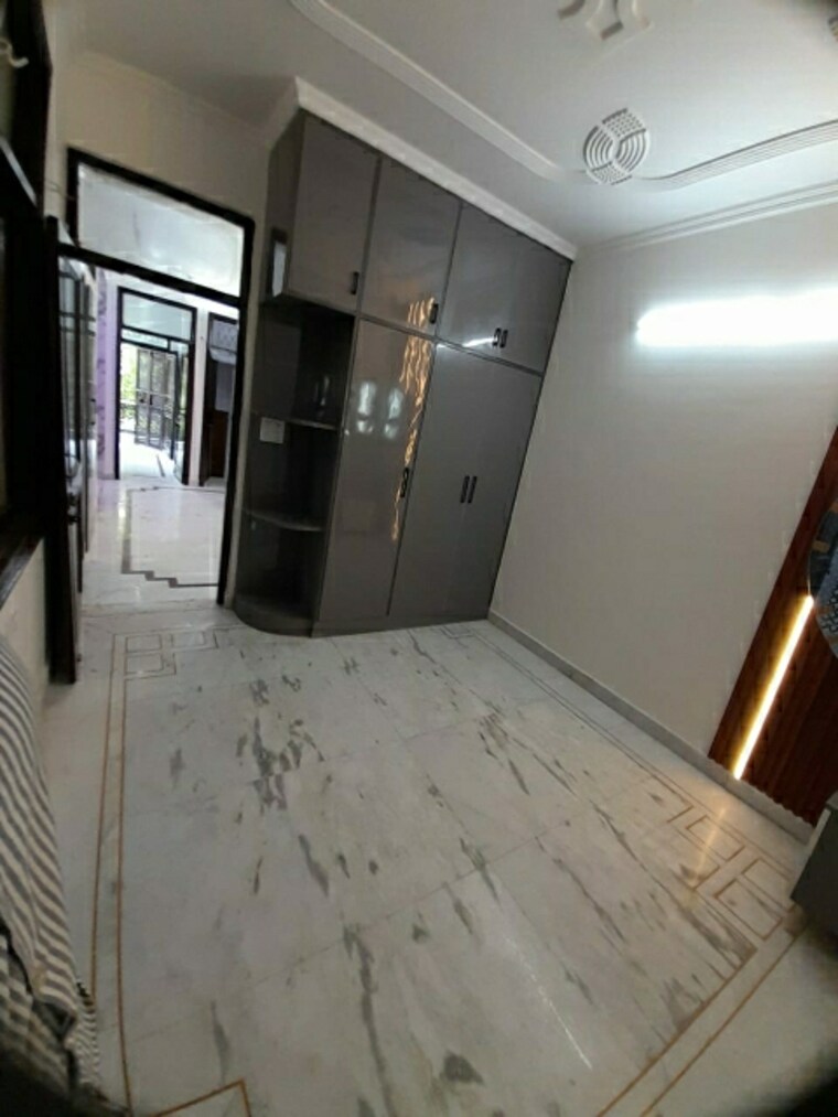 Room, rohini sector 24 2 Bedroom 650 Sq.Ft. Builder Floor In Rohini Sector 24 Delhi 9360425