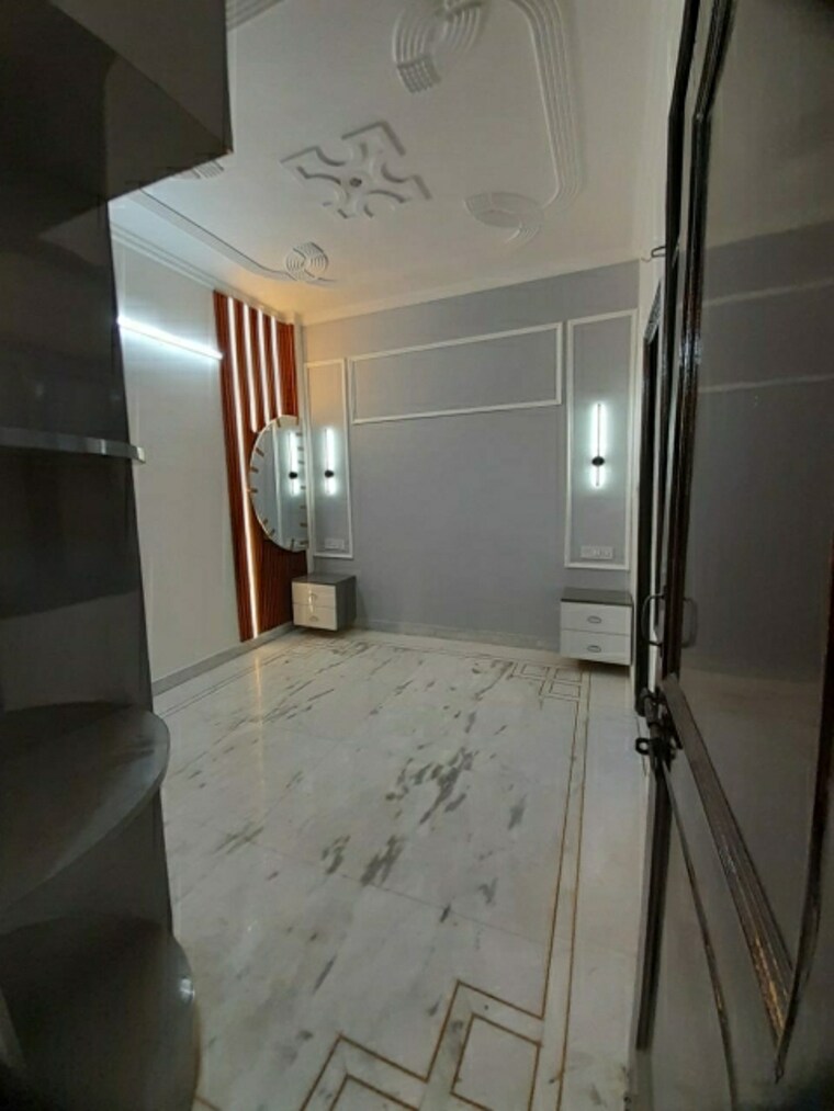 Room, rohini sector 24 2 Bedroom 650 Sq.Ft. Builder Floor In Rohini Sector 24 Delhi 9360425