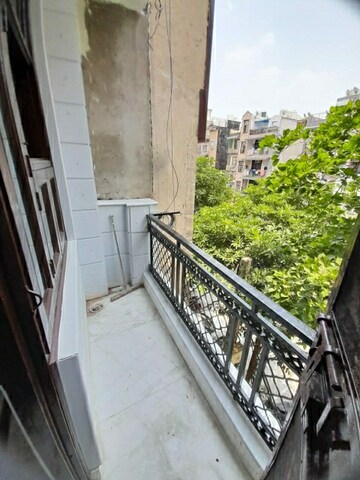 Balcony in 2 BHK Builder Floor at Rohini Sector 24 – for Sale