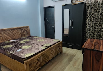 Bedroom in 2 BHK Apartment at Amrapali Princely Estate, Sector 76 – for Sale
