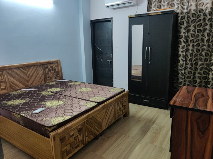 Bedroom, amrapali-princely-estate 2 Bedroom 875 Sq.Ft. Apartment In Sector 76 Noida 9360386