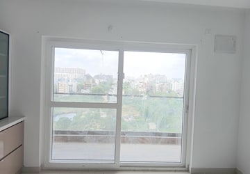 Room in 2 BHK Apartment at Kruthi Residency, Ameenpur – for Rent