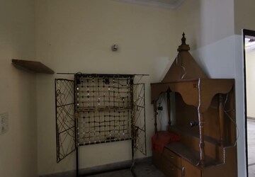 Team Area in 4 BHK Builder Floor at Sainik Colony – for Rent