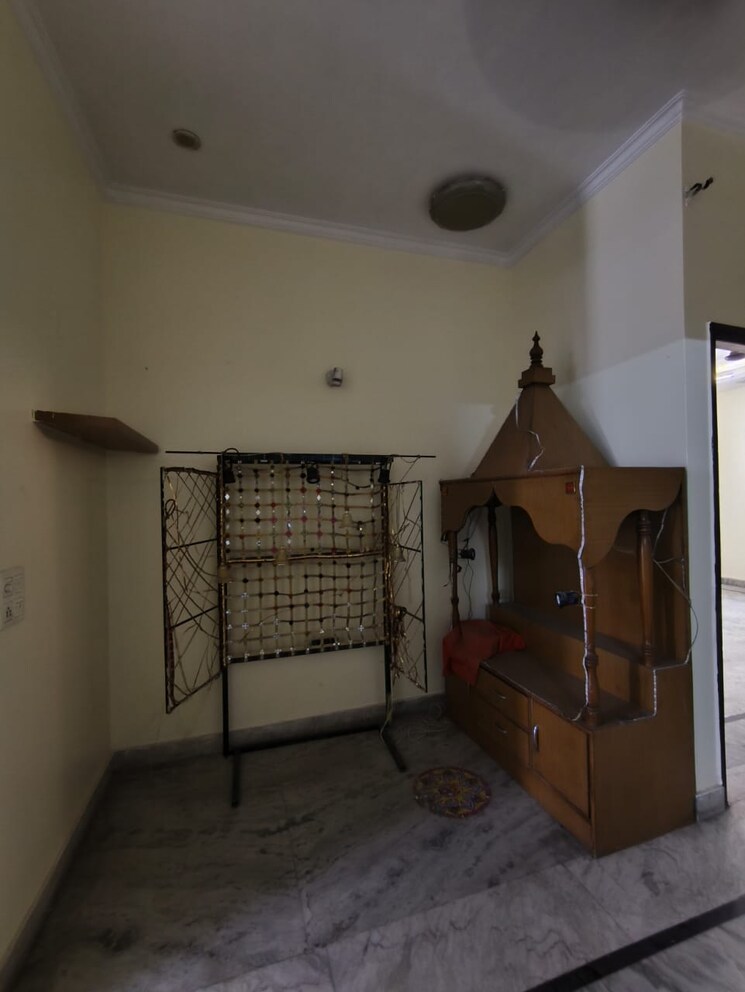 Team Area, sainik colony 4 Bedroom 2115 Sq.Ft. Builder Floor In Sainik Colony Faridabad 9360394