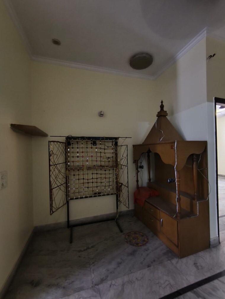 Team Area, sainik colony 4 Bedroom 2115 Sq.Ft. Builder Floor In Sainik Colony Faridabad 9360394