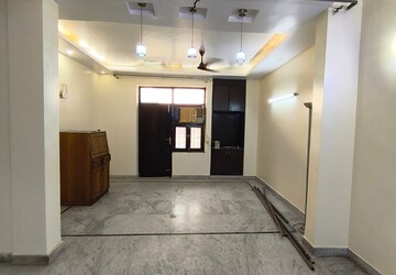 Living Room in 4 BHK Builder Floor at Sainik Colony – for Rent