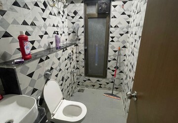 Team Area in 1 BHK Apartment at Roha Vatika, Kurla East – for Rent