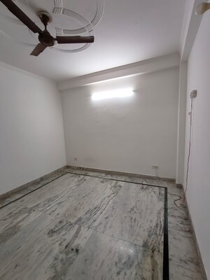 Room in 1 BHK Builder Floor at Paryavaran Complex – for Rent