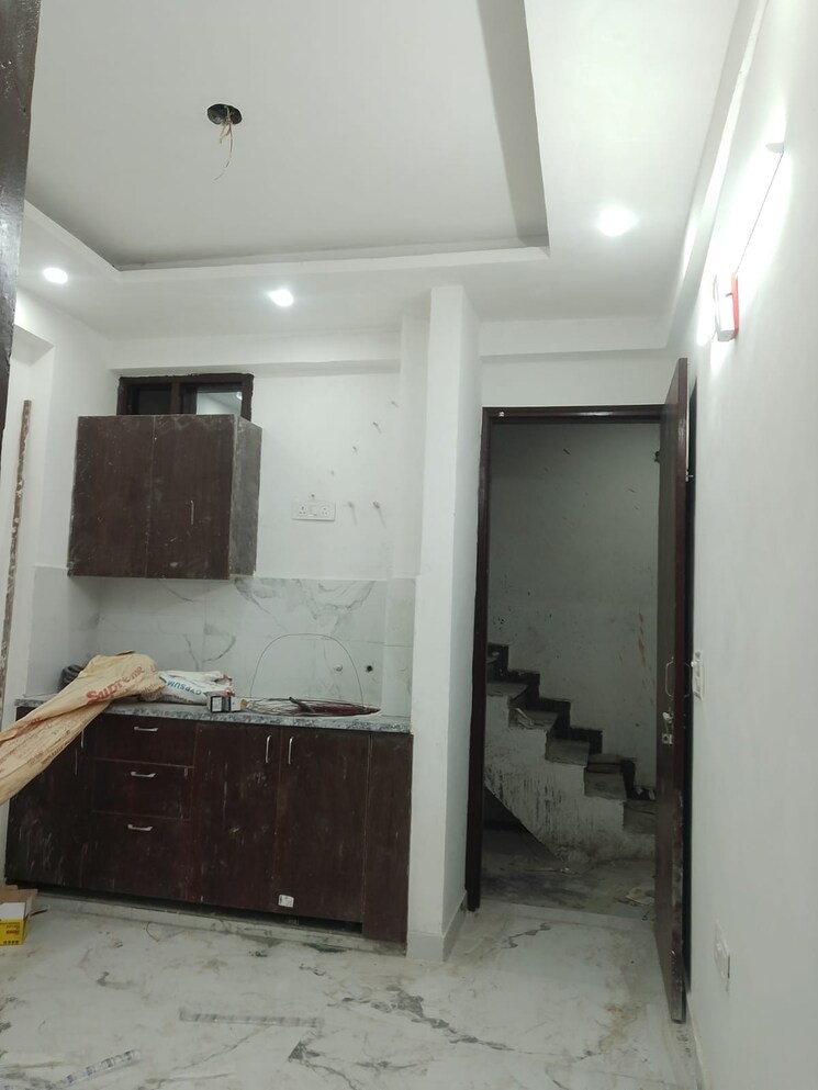 Kitchen, paryavaran complex 1 Bedroom 450 Sq.Ft. Builder Floor In Paryavaran Complex Delhi 9360436