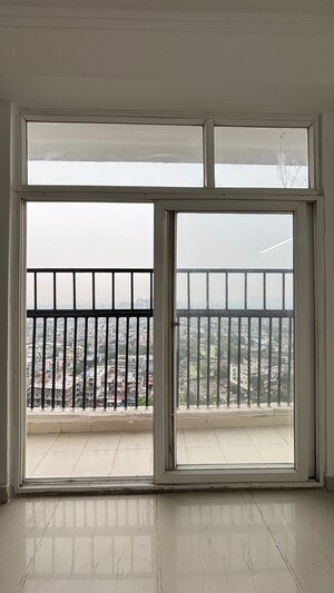 2.5 BHK Apartment For Sale in Prateek Laurel, Sector 120