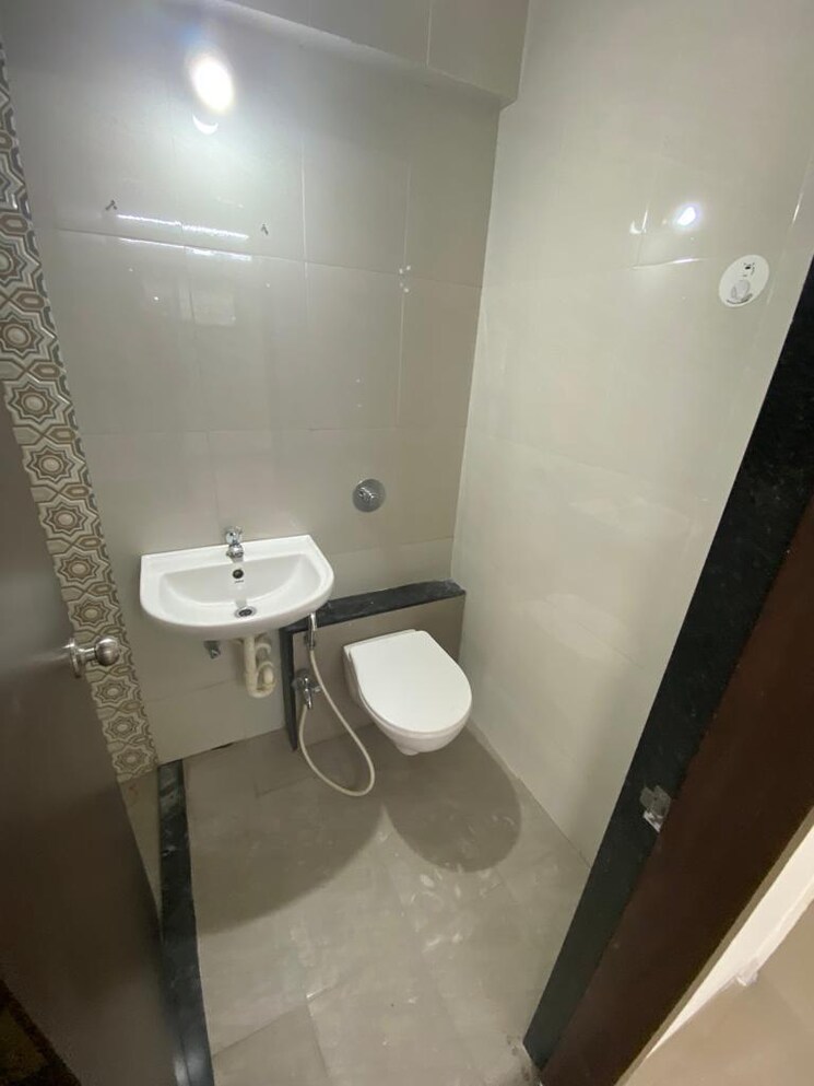 Attached Bathroom, belvalkar-kalpak-chs 3 Bedroom 1033 Sq.Ft. Apartment In Dahanukar Colony Pune 9360435