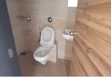 Bathroom in 4 BHK Apartment at Heritage Solitaire, Chembur – for Rent