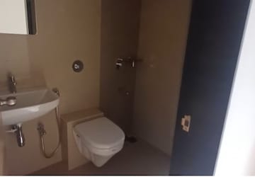 Bathroom in 4 BHK Apartment at Heritage Solitaire, Chembur – for Rent