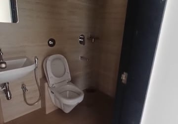 Bathroom in 4 BHK Apartment at Heritage Solitaire, Chembur – for Rent